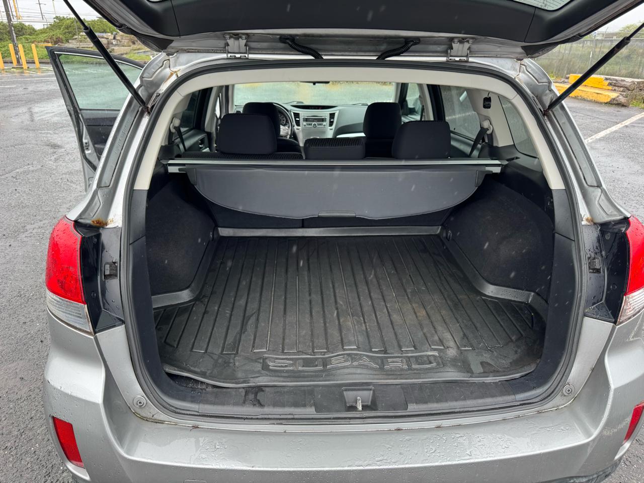 Subaru Outback 2.5i Premium 2011