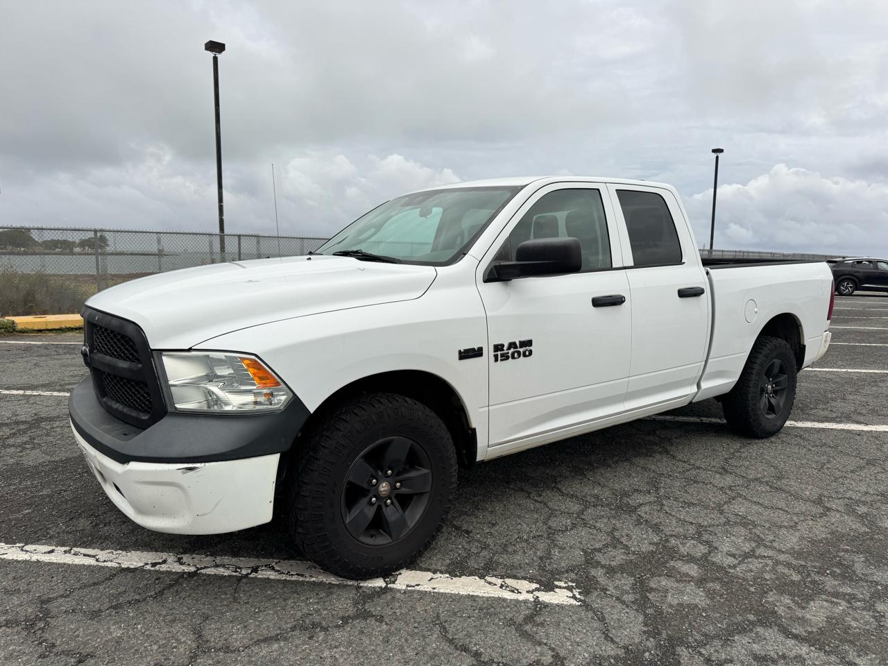 RAM 1500 4WD Quad Cab 140.5" Express 2015