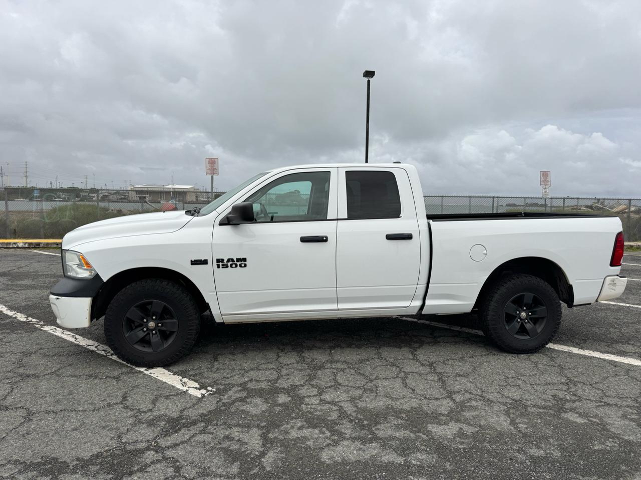 RAM 1500 4WD Quad Cab 140.5" Express 2015