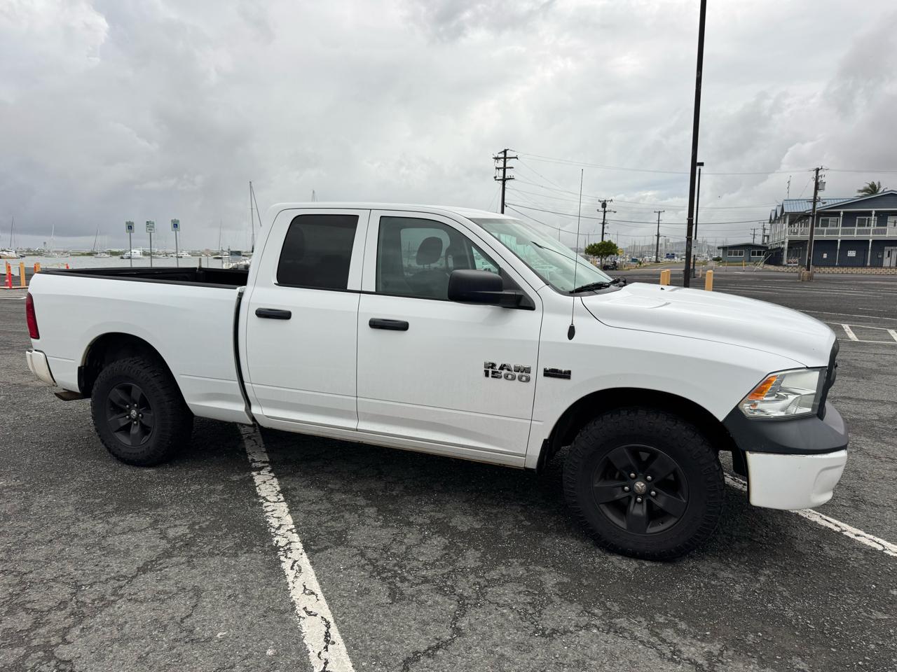 RAM 1500 4WD Quad Cab 140.5" Express 2015
