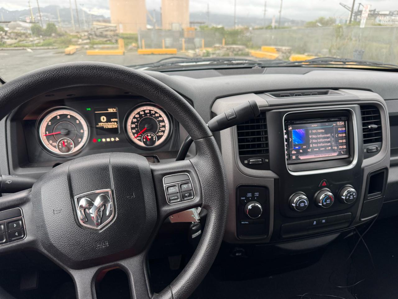 RAM 1500 4WD Quad Cab 140.5" Express 2015