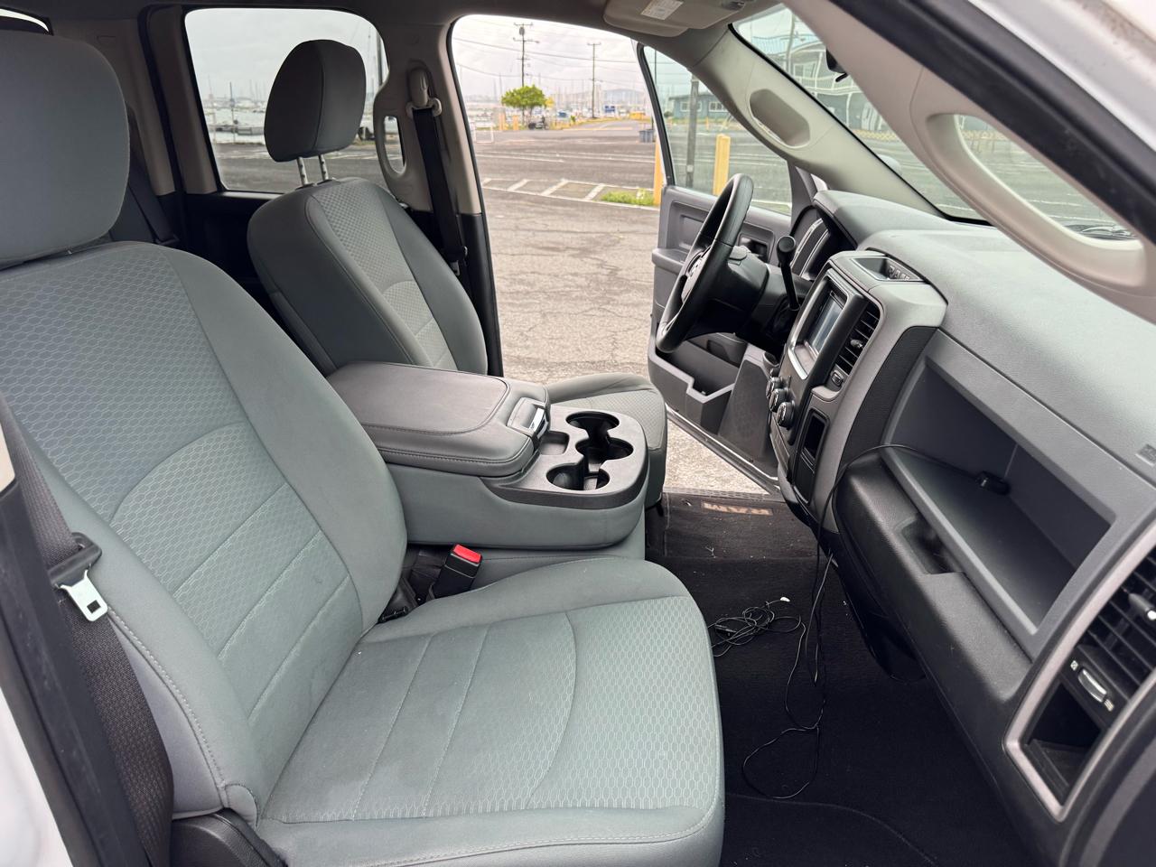 RAM 1500 4WD Quad Cab 140.5" Express 2015