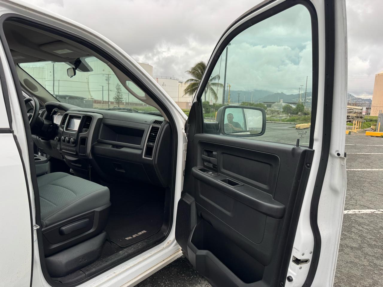 RAM 1500 4WD Quad Cab 140.5" Express 2015