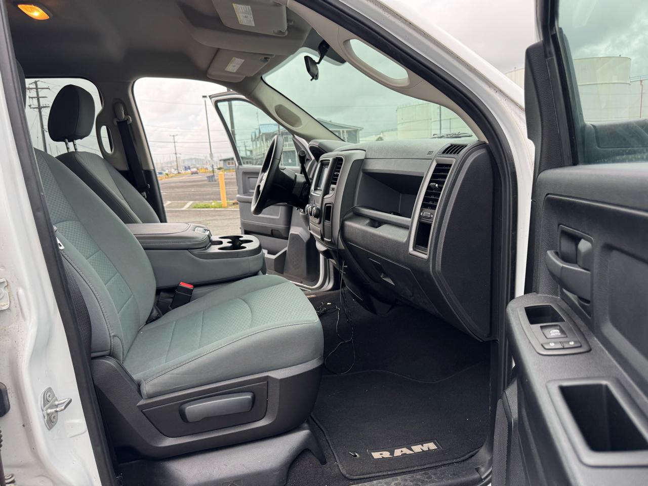 RAM 1500 4WD Quad Cab 140.5" Express 2015