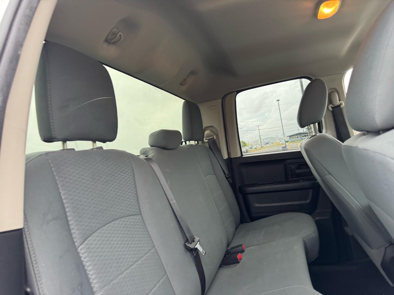 RAM 1500 4WD Quad Cab 140.5" Express 2015