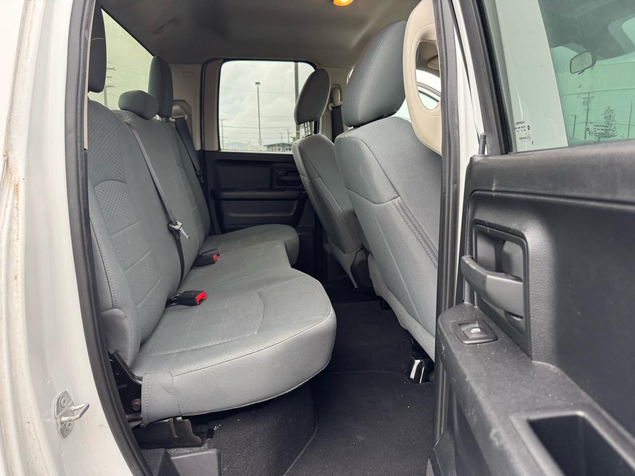 RAM 1500 4WD Quad Cab 140.5" Express 2015