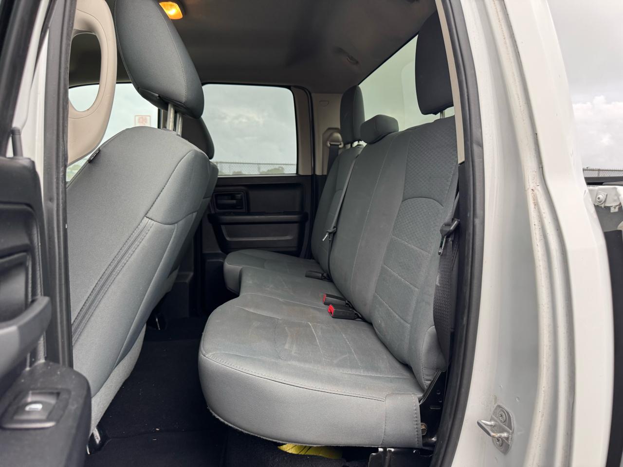 RAM 1500 4WD Quad Cab 140.5" Express 2015