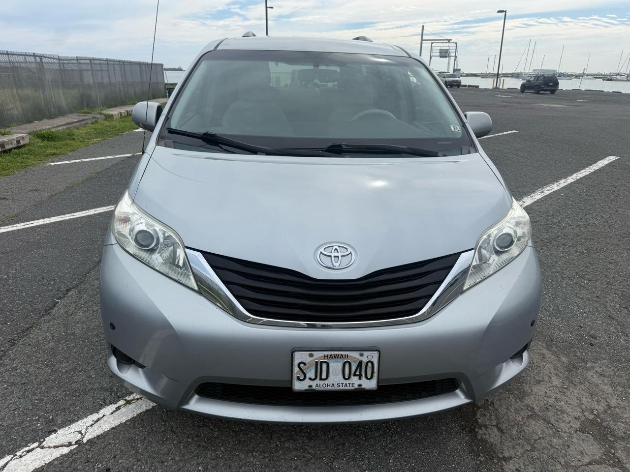 Toyota Sienna LE FWD 8-Passenger V6 2014