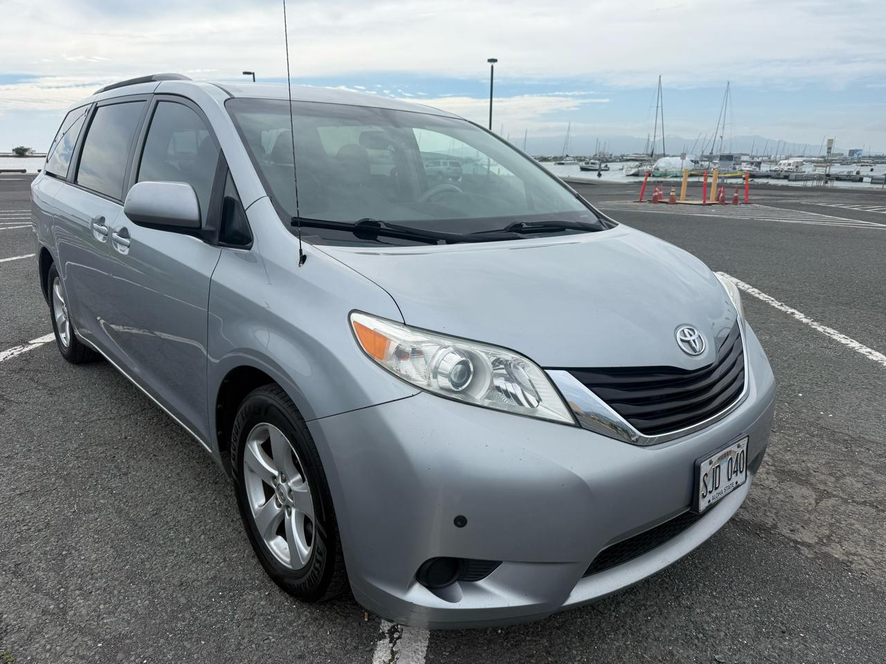 Toyota Sienna LE FWD 8-Passenger V6 2014