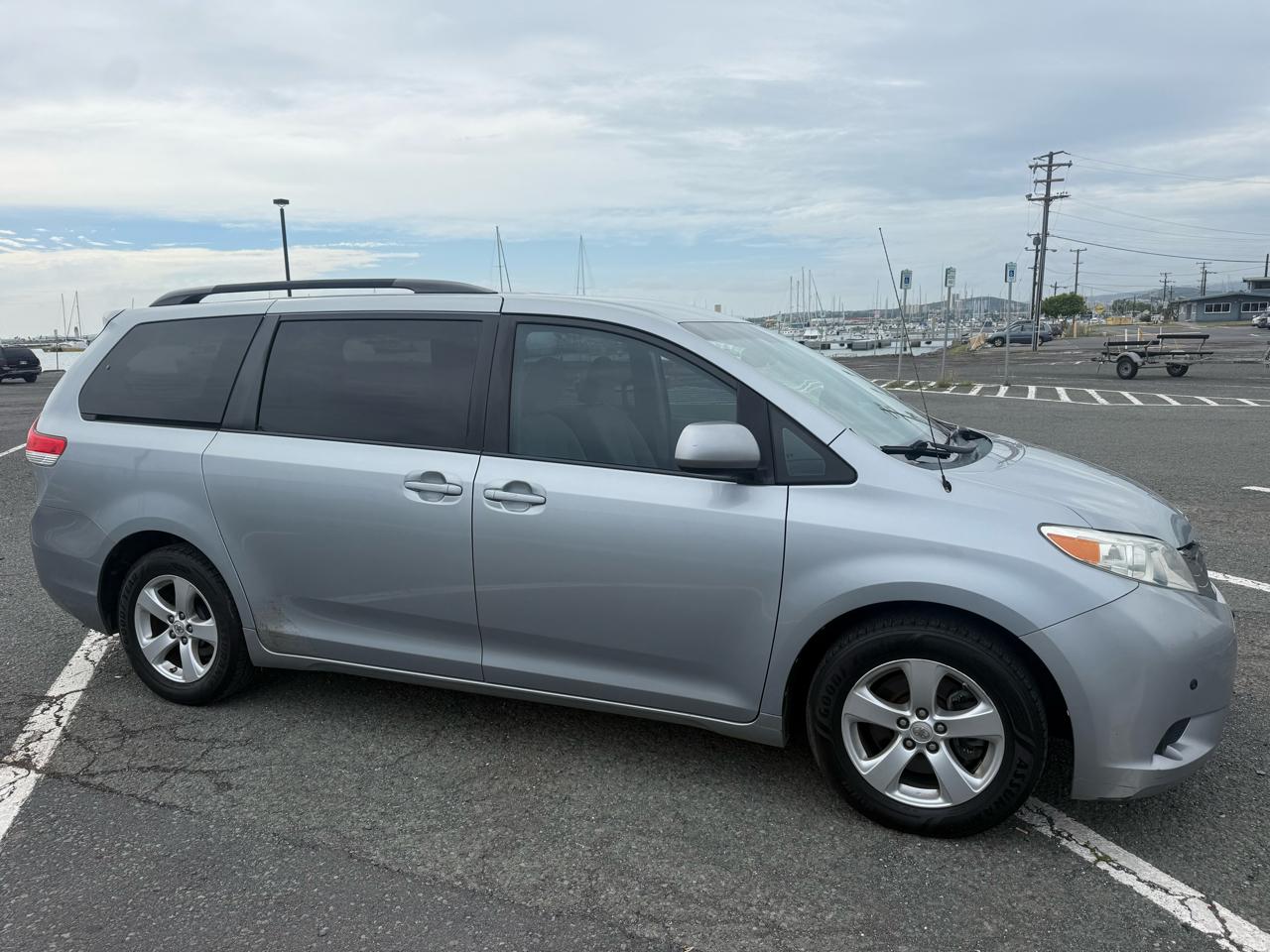 Toyota Sienna LE FWD 8-Passenger V6 2014
