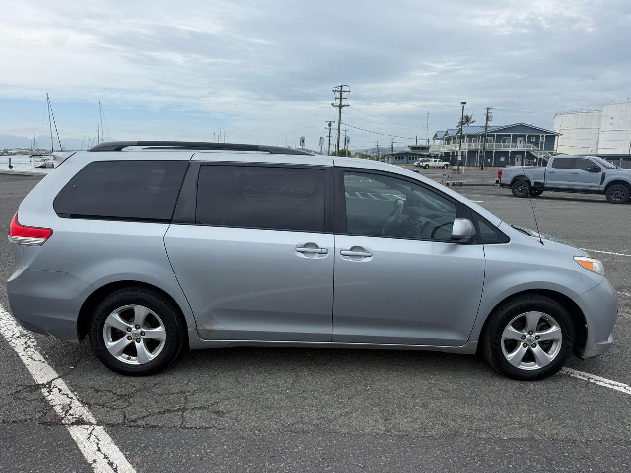 Toyota Sienna LE FWD 8-Passenger V6 2014