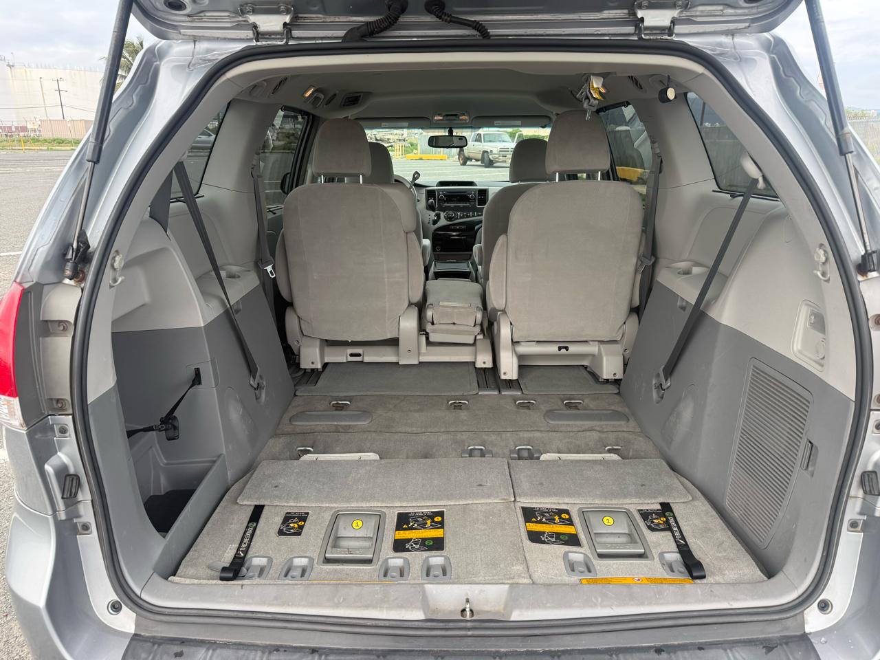 Toyota Sienna LE FWD 8-Passenger V6 2014