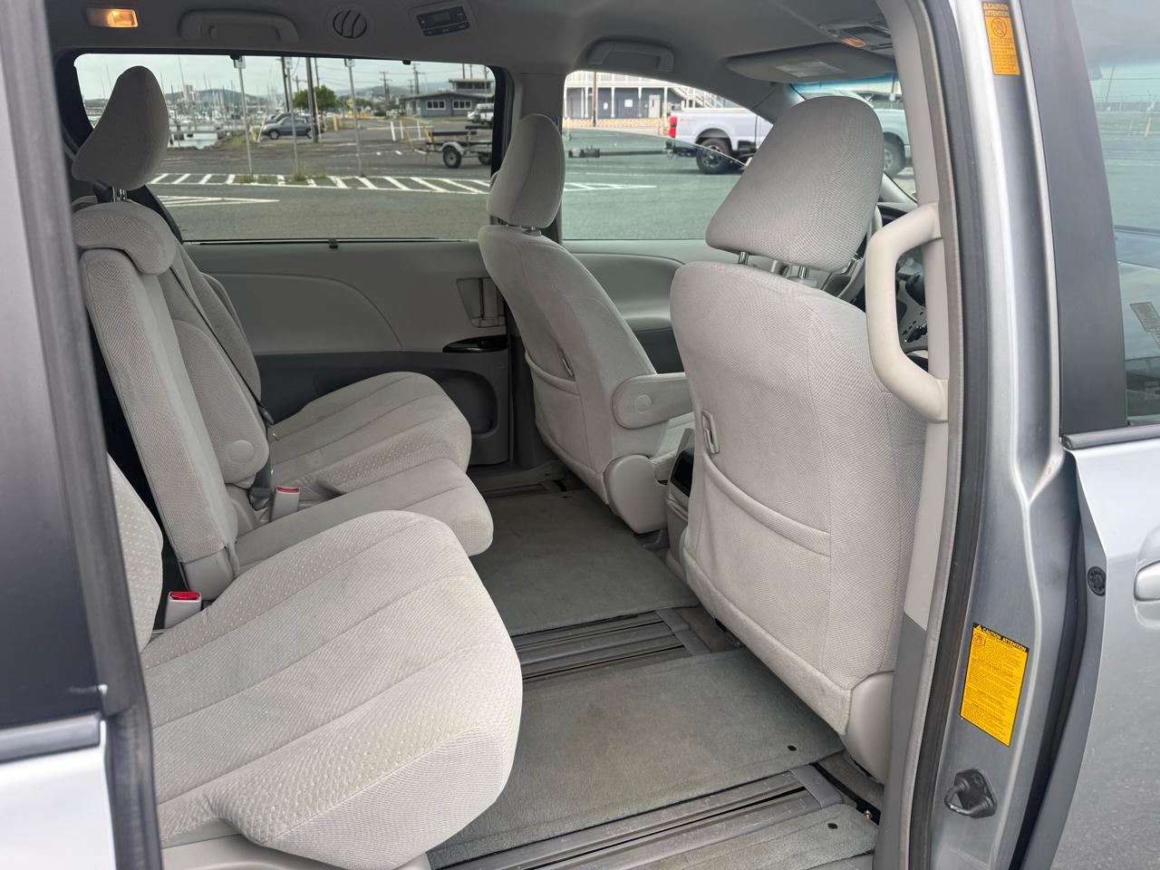 Toyota Sienna LE FWD 8-Passenger V6 2014