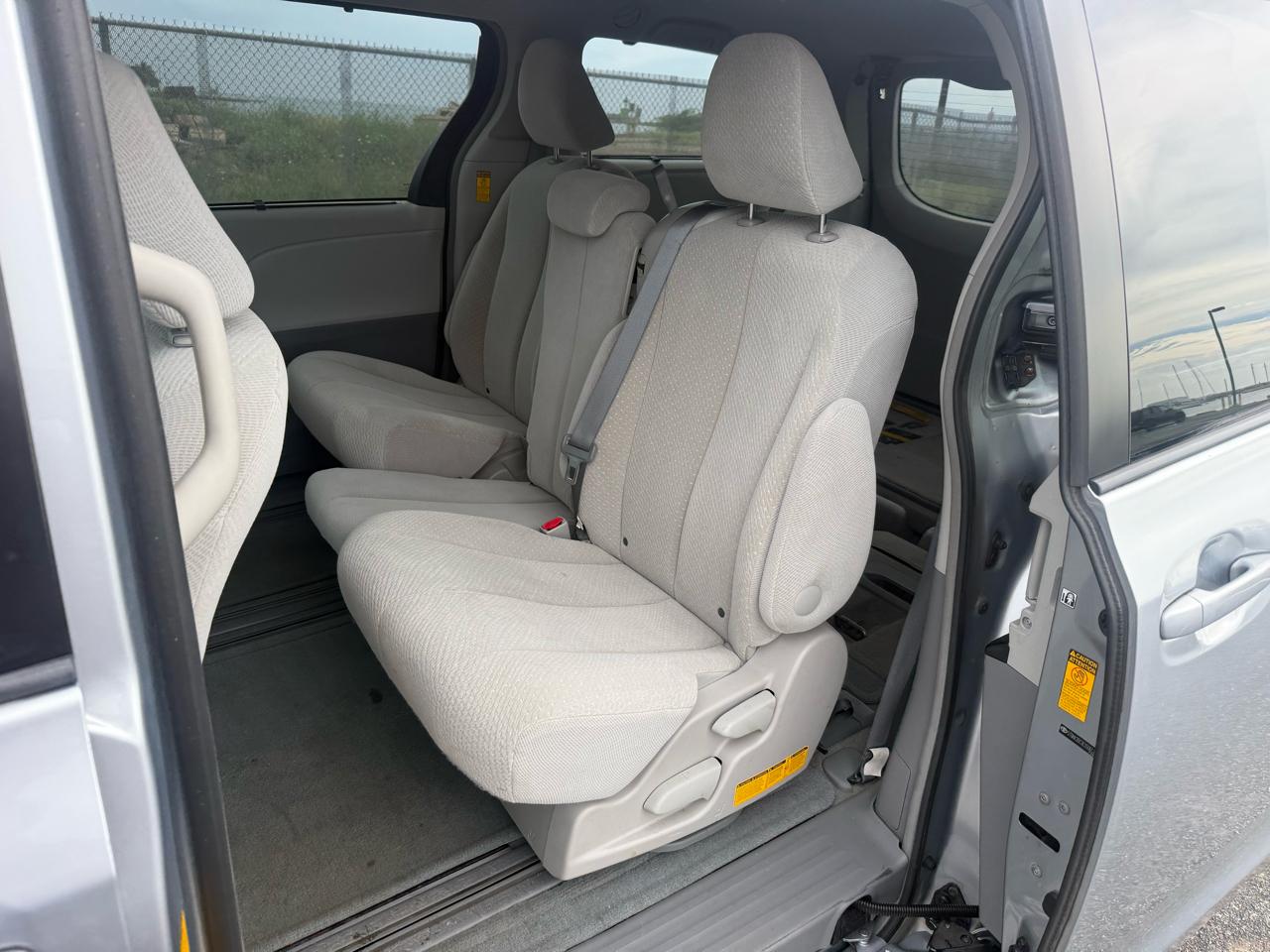 Toyota Sienna LE FWD 8-Passenger V6 2014