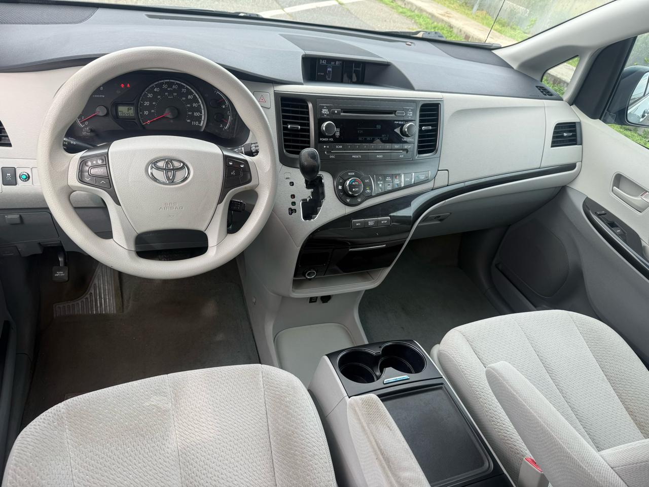 Toyota Sienna LE FWD 8-Passenger V6 2014