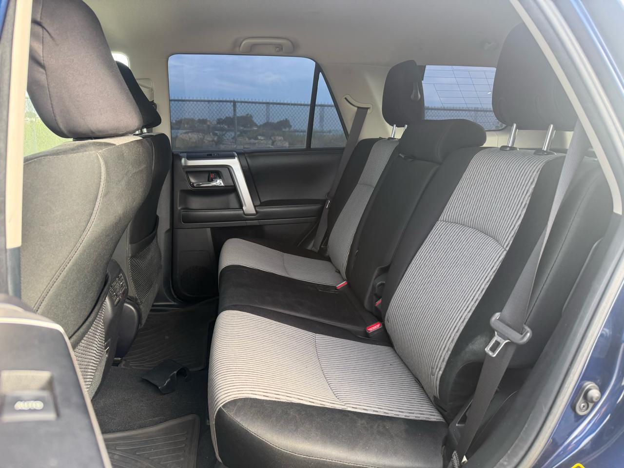 Toyota 4Runner SR5 2WD 2014