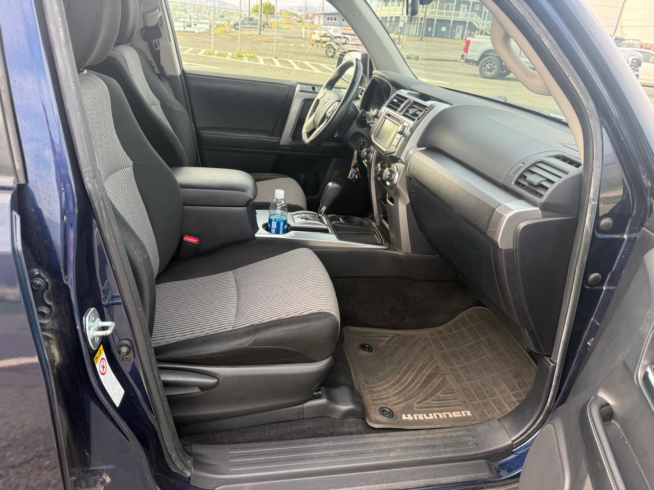 Toyota 4Runner SR5 2WD 2014