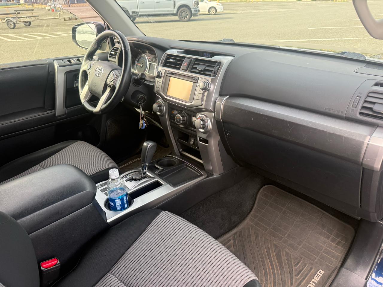 Toyota 4Runner SR5 2WD 2014