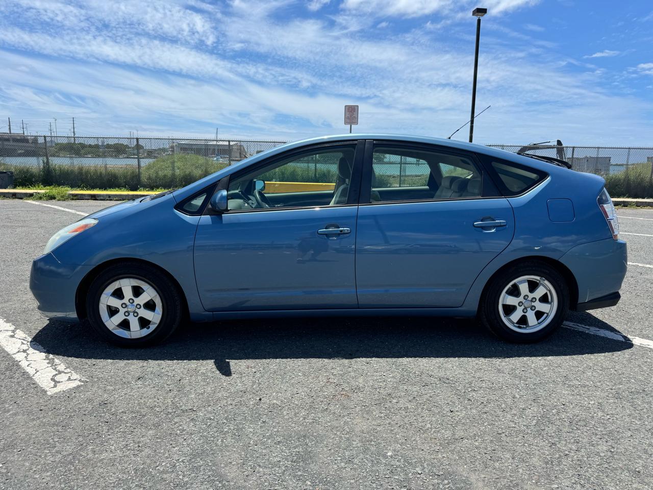 Toyota Prius 4-Door Liftback 2004