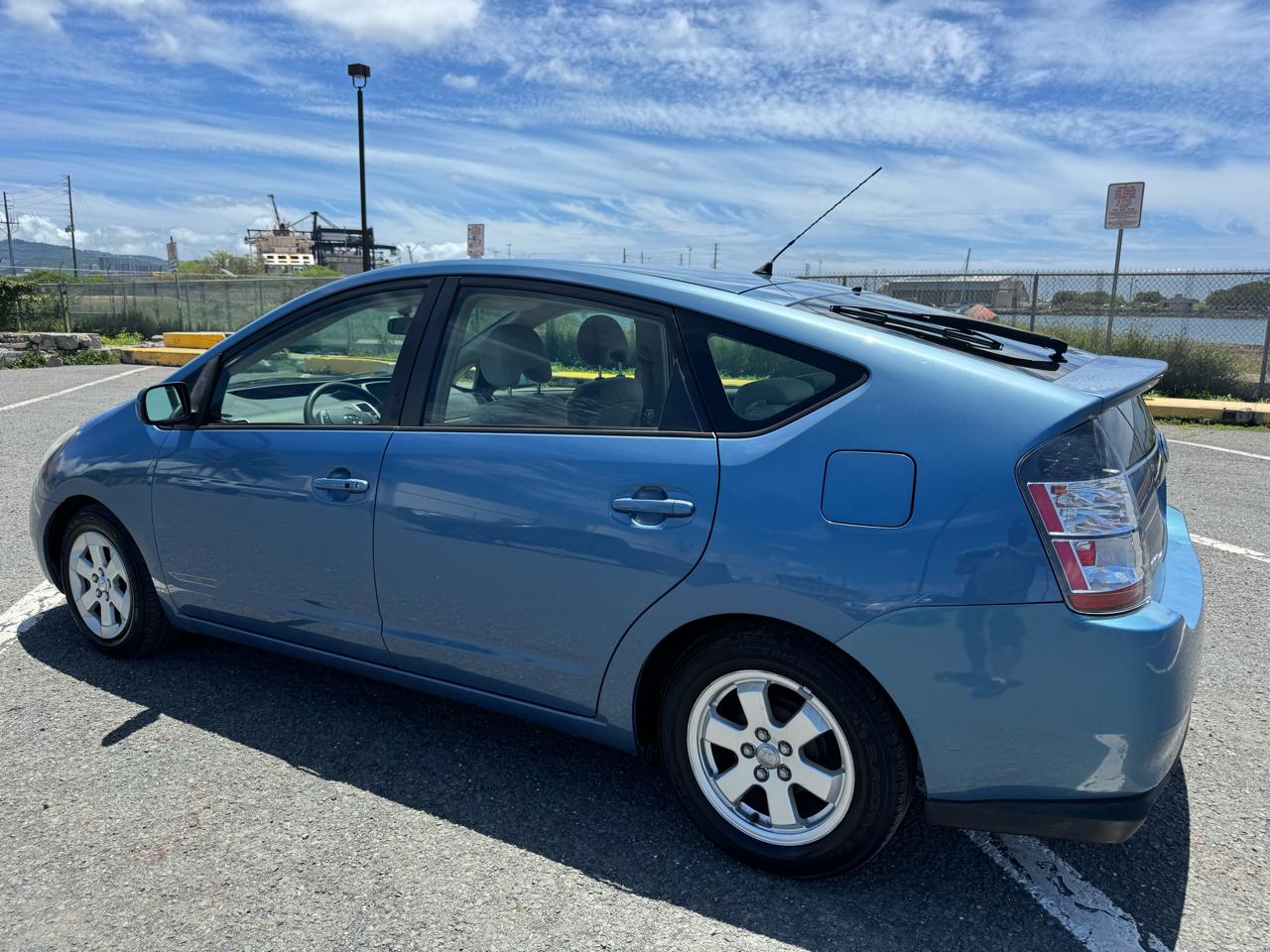 Toyota Prius 4-Door Liftback 2004