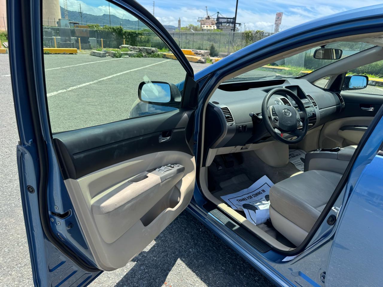 Toyota Prius 4-Door Liftback 2004