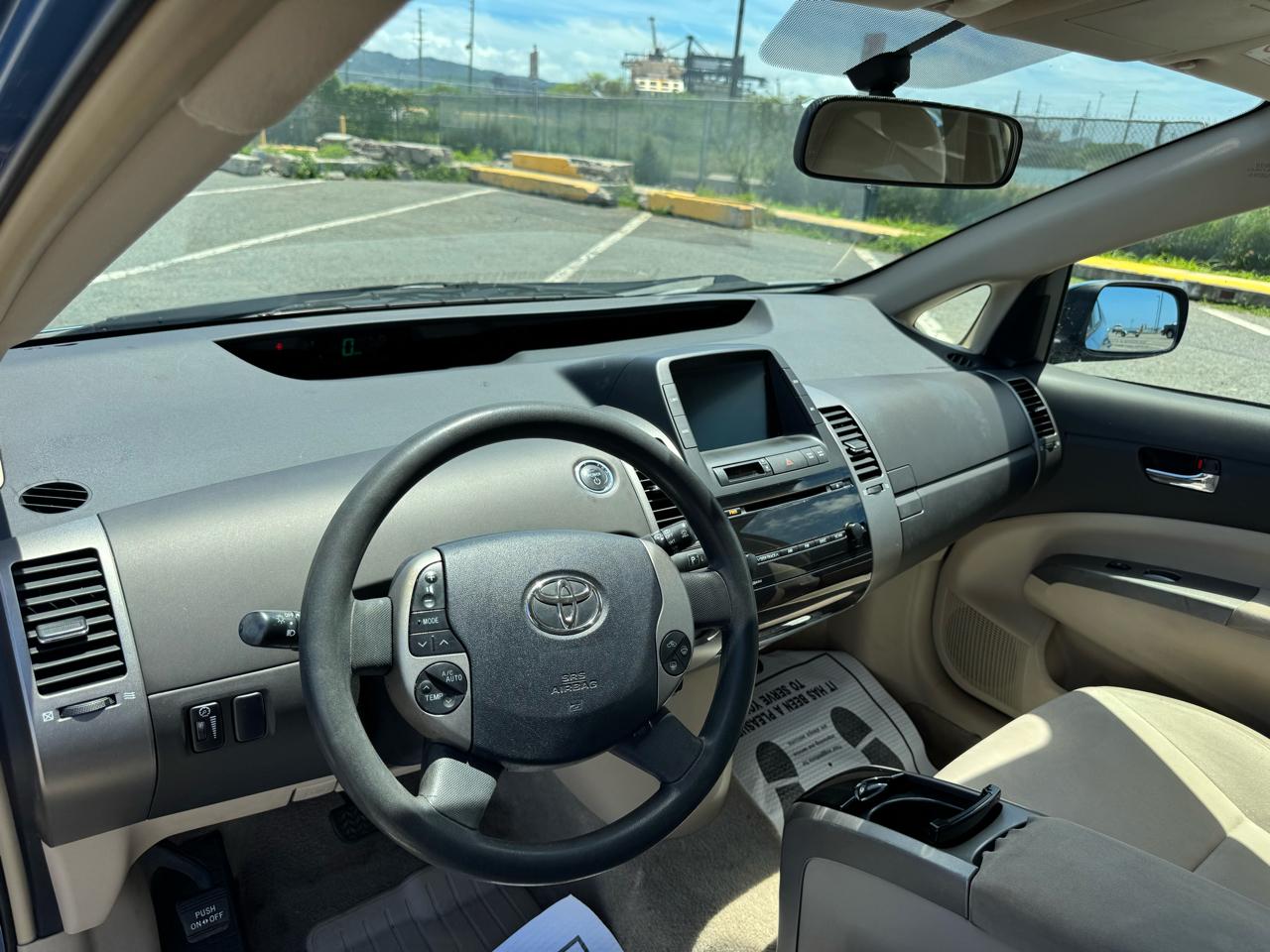 Toyota Prius 4-Door Liftback 2004