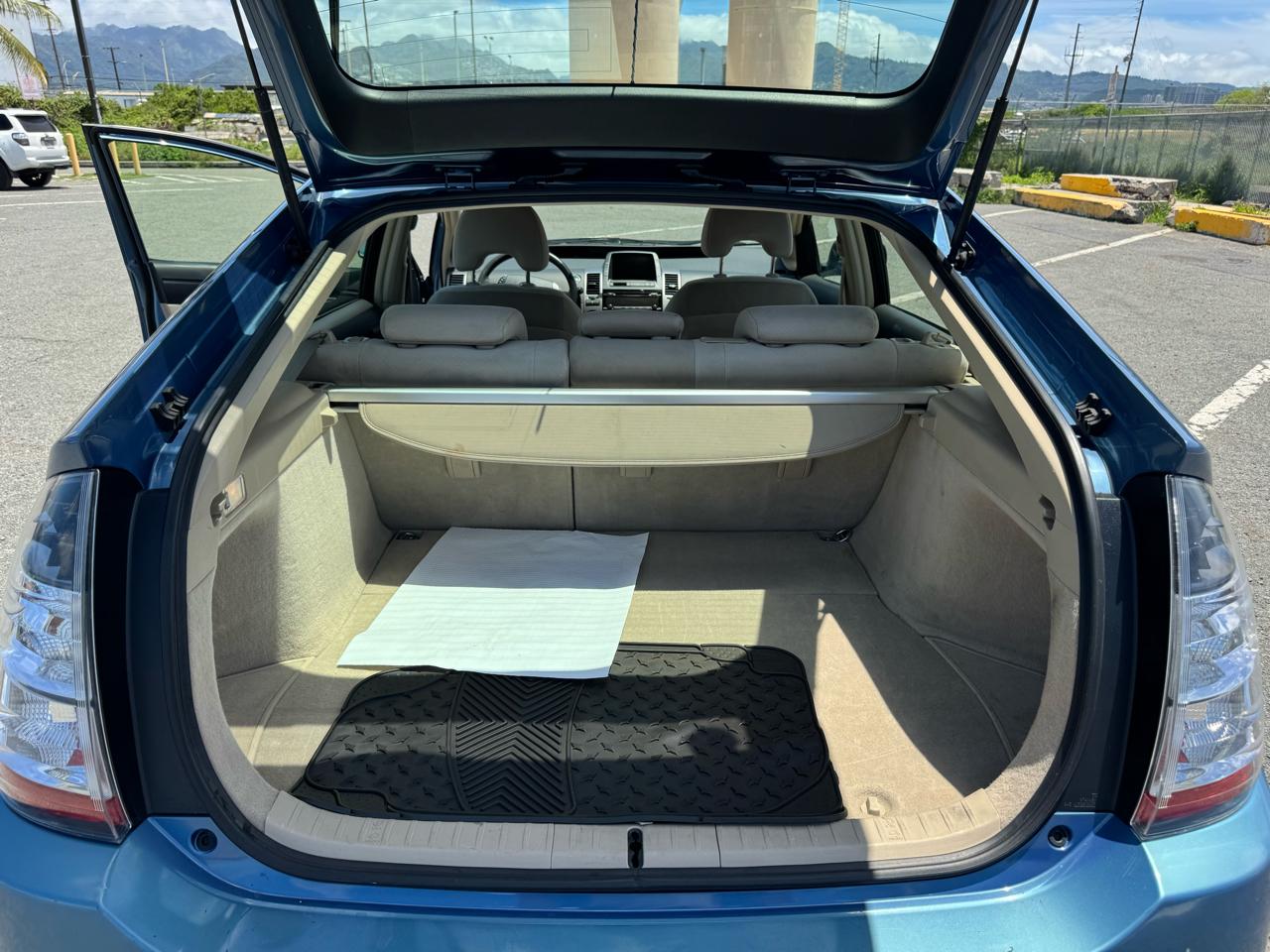 Toyota Prius 4-Door Liftback 2004