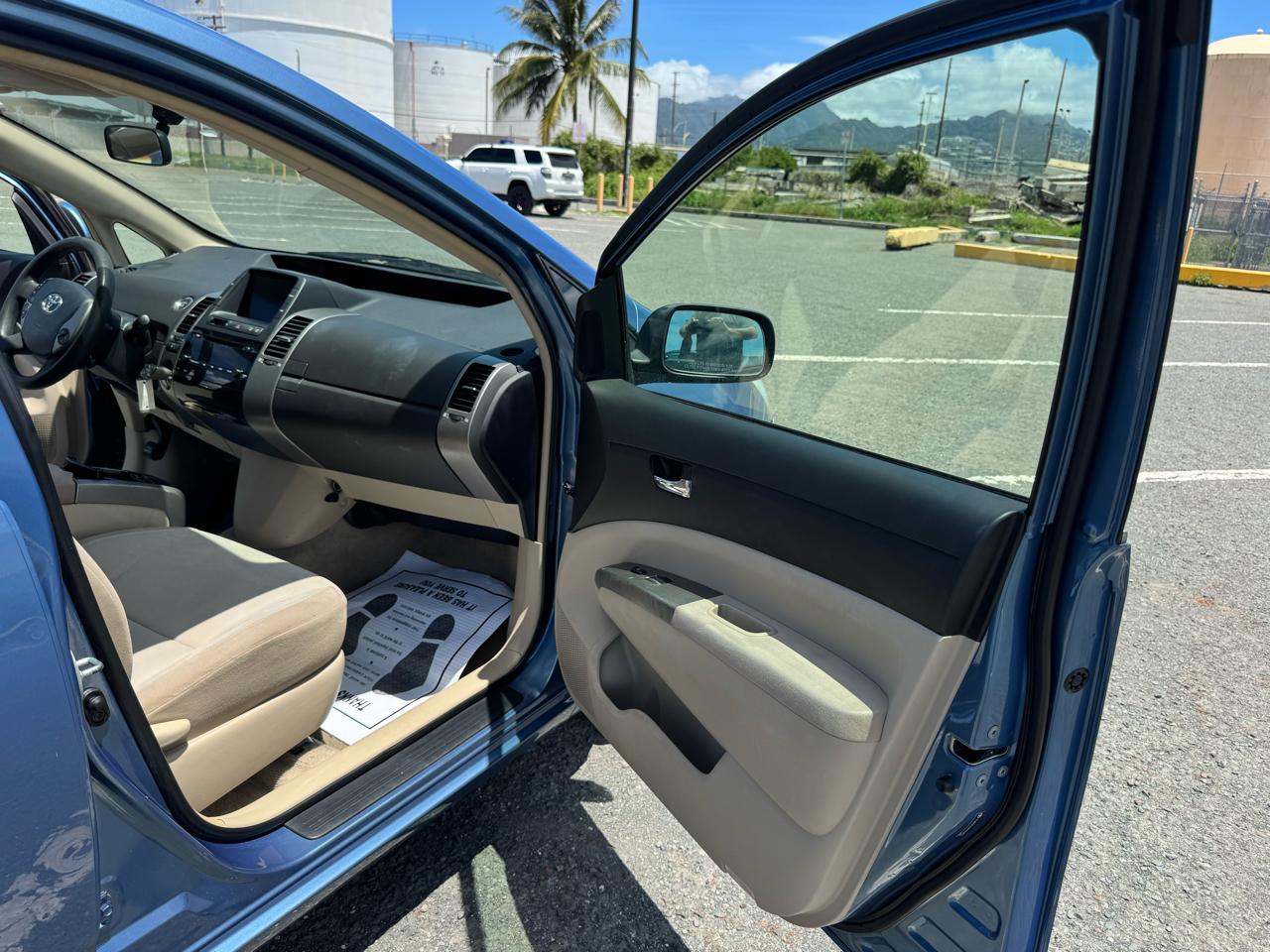 Toyota Prius 4-Door Liftback 2004