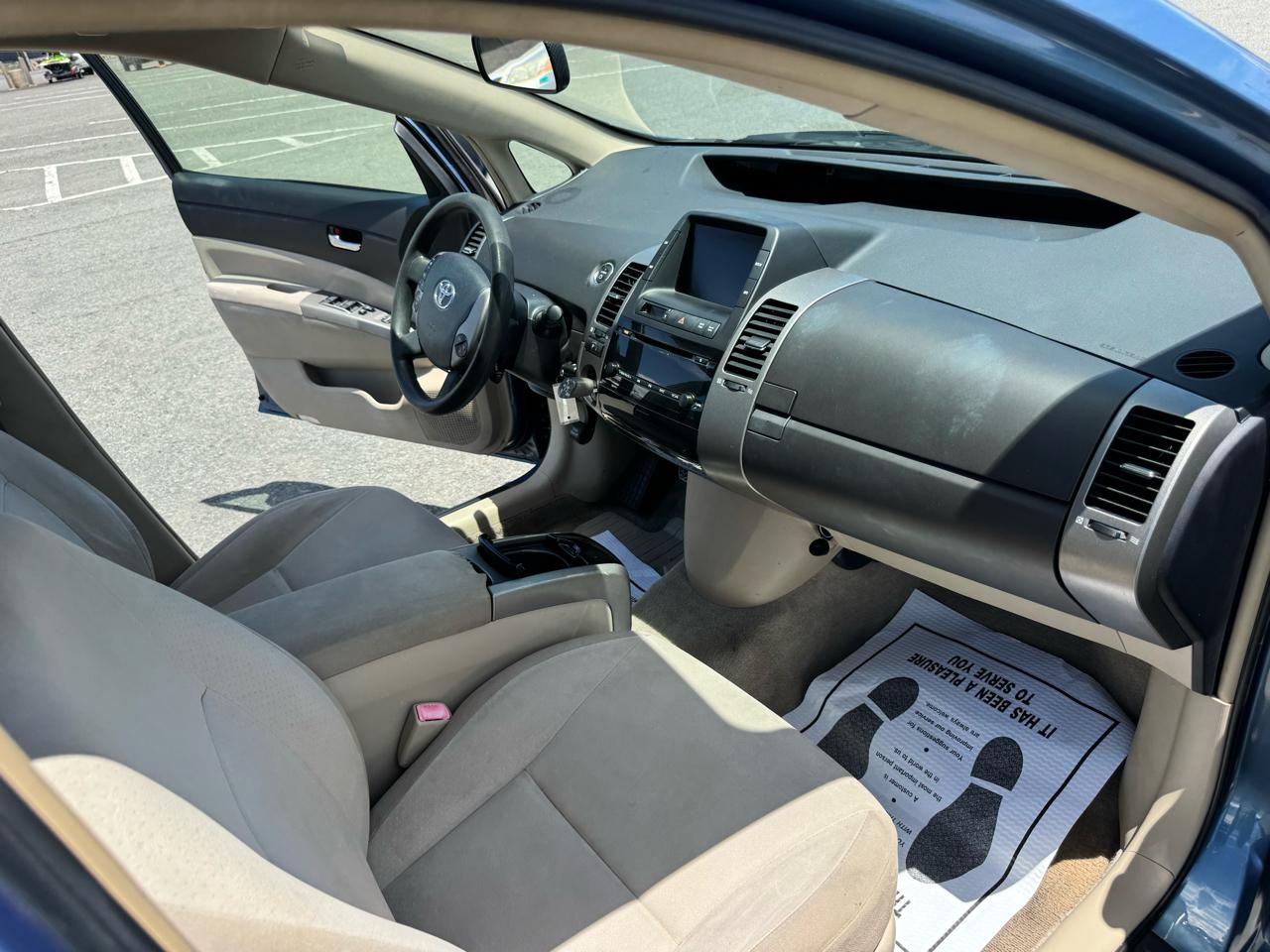 Toyota Prius 4-Door Liftback 2004