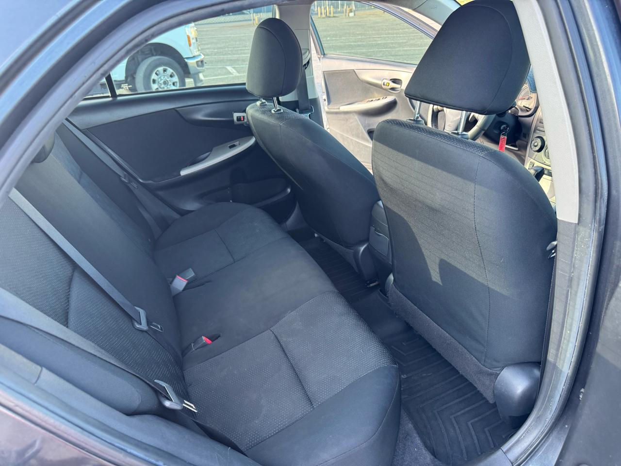 Toyota Corolla 4dr Sdn S Auto (Natl) 2010