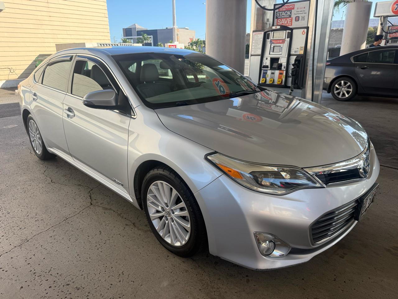 Toyota Avalon Hybrid XLE Premium 2014