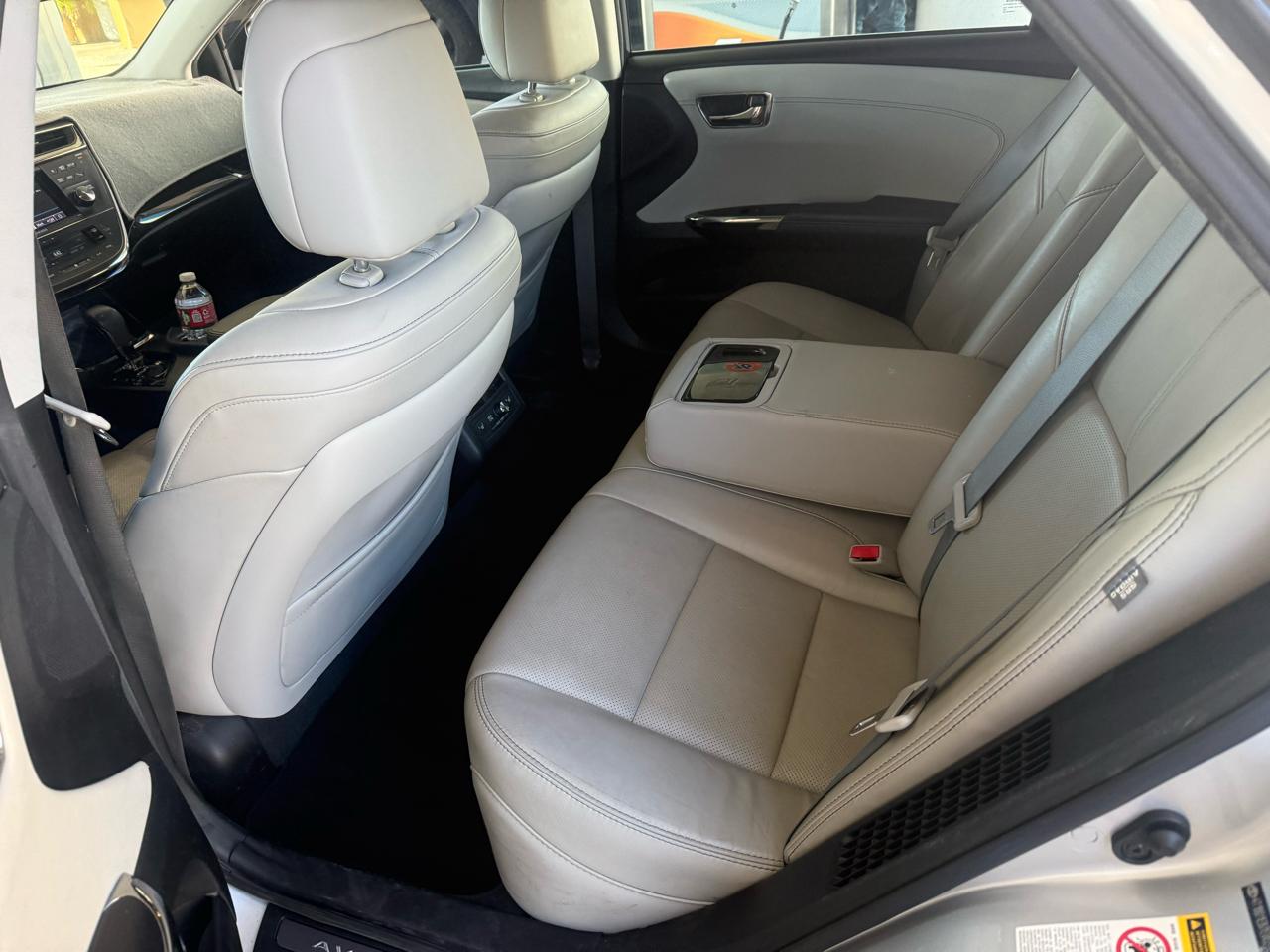 Toyota Avalon Hybrid XLE Premium 2014