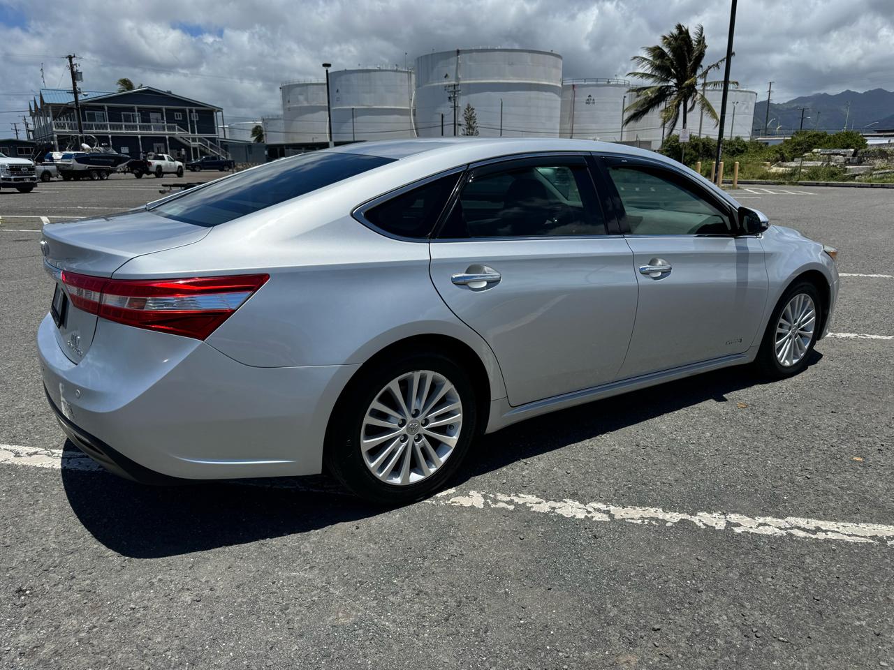 Toyota Avalon Hybrid XLE Premium 2014