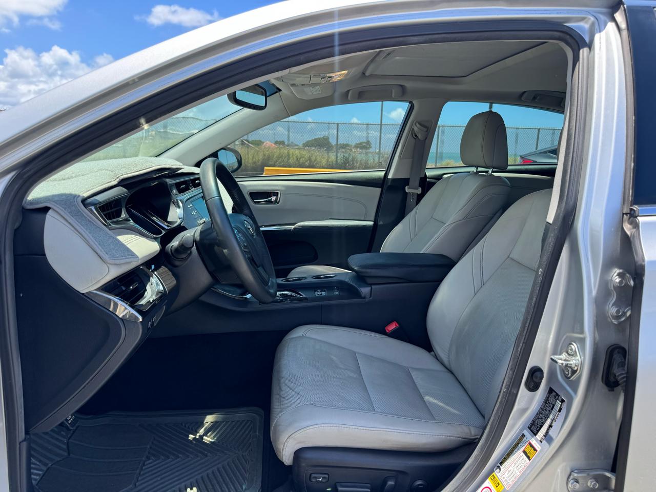Toyota Avalon Hybrid XLE Premium 2014