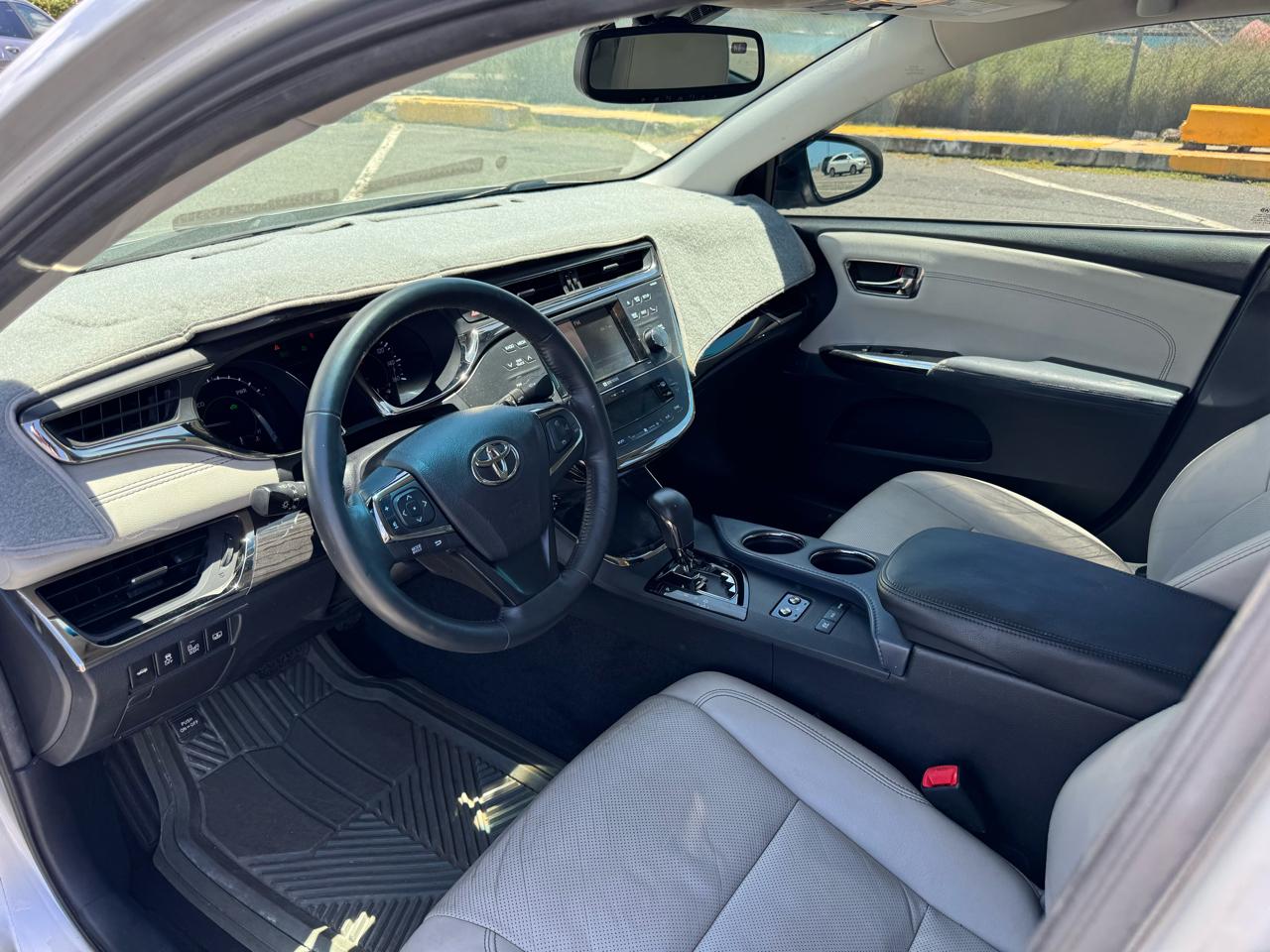Toyota Avalon Hybrid XLE Premium 2014