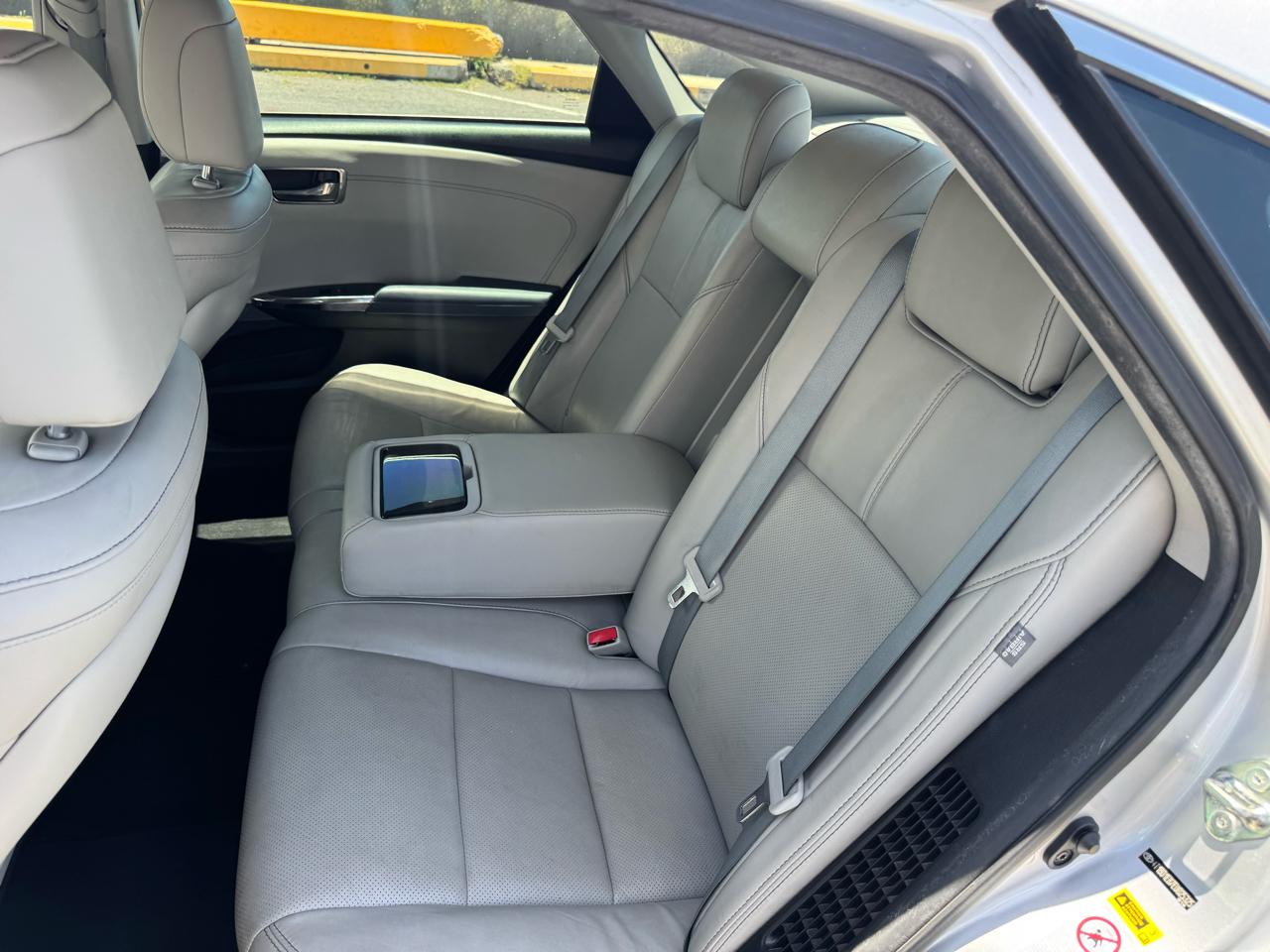 Toyota Avalon Hybrid XLE Premium 2014