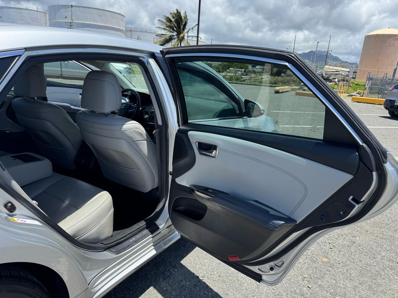 Toyota Avalon Hybrid XLE Premium 2014