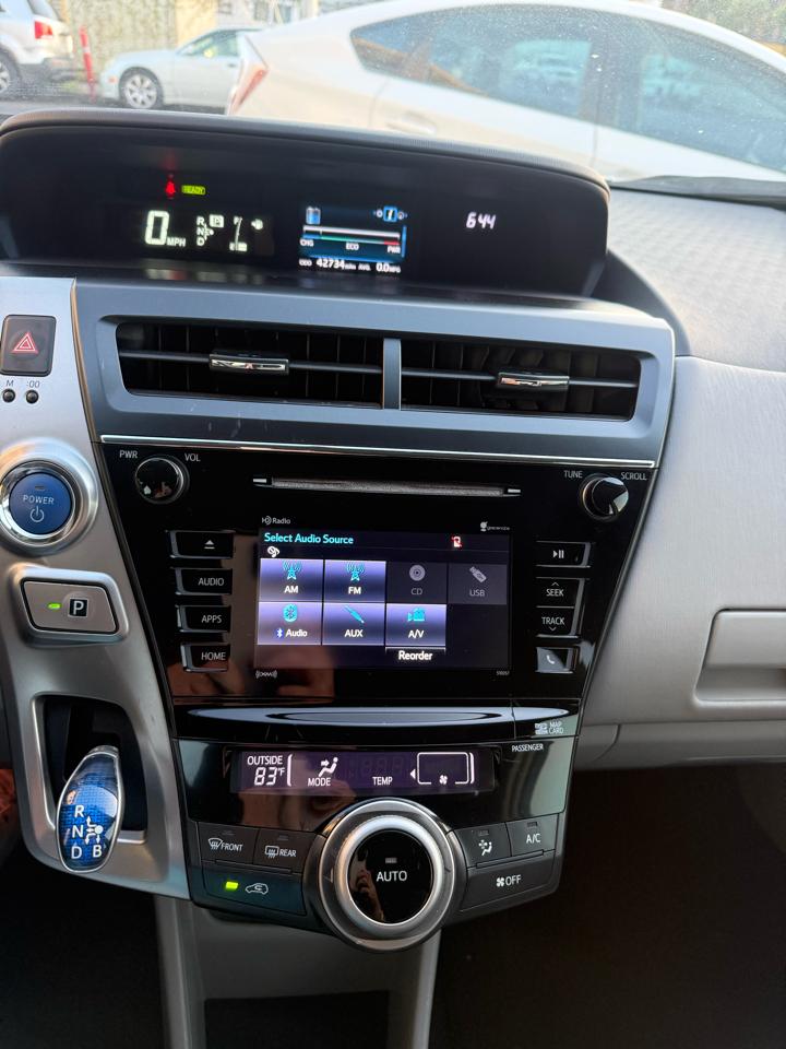 Toyota Prius V Three 2016