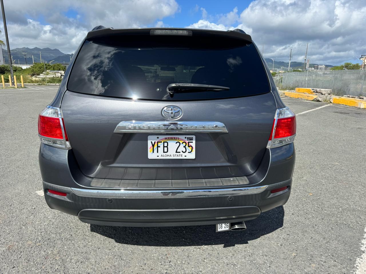 Toyota Highlander Plus 4D SUV FWD 2013