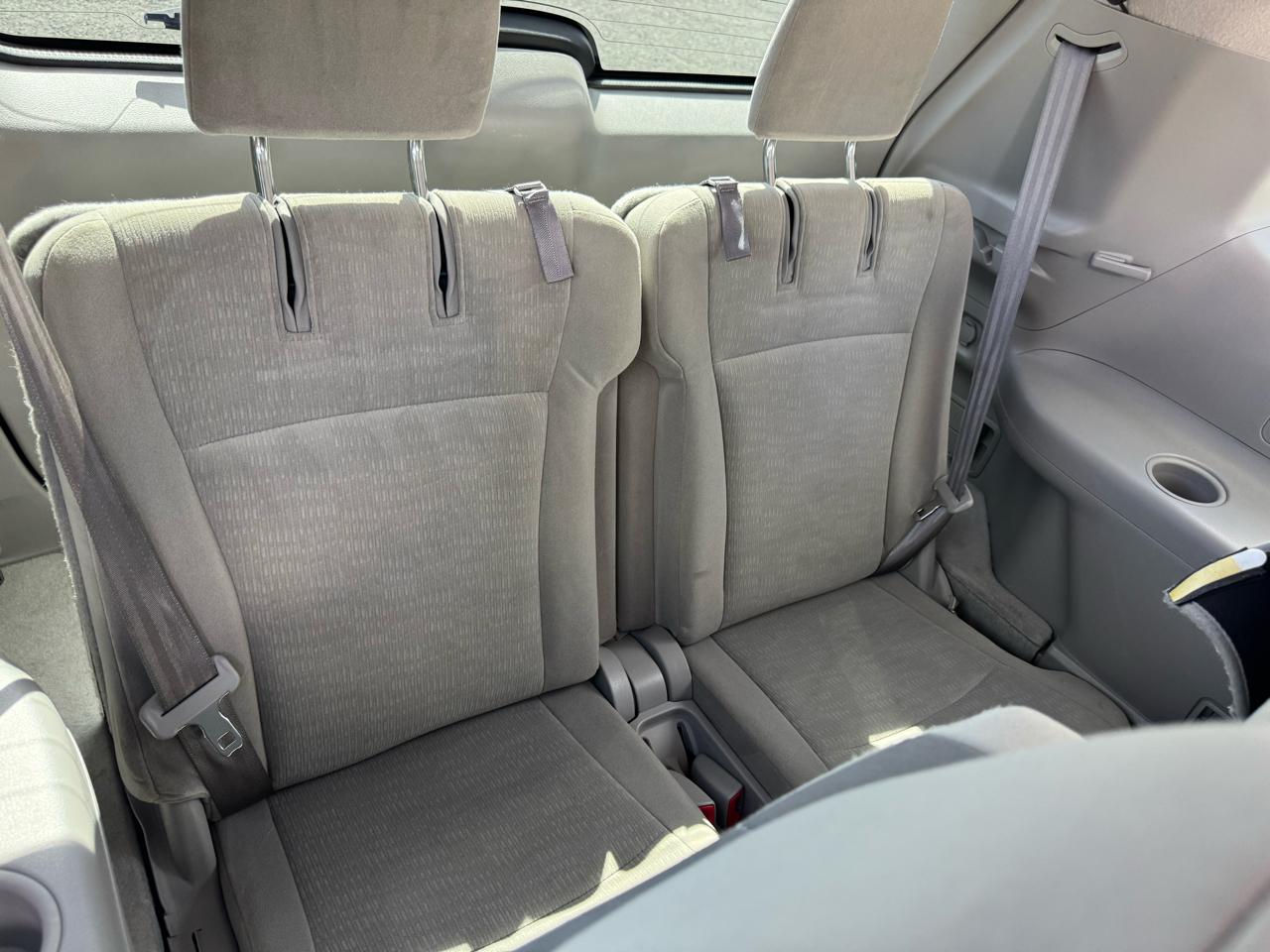 Toyota Highlander Plus 4D SUV FWD 2013