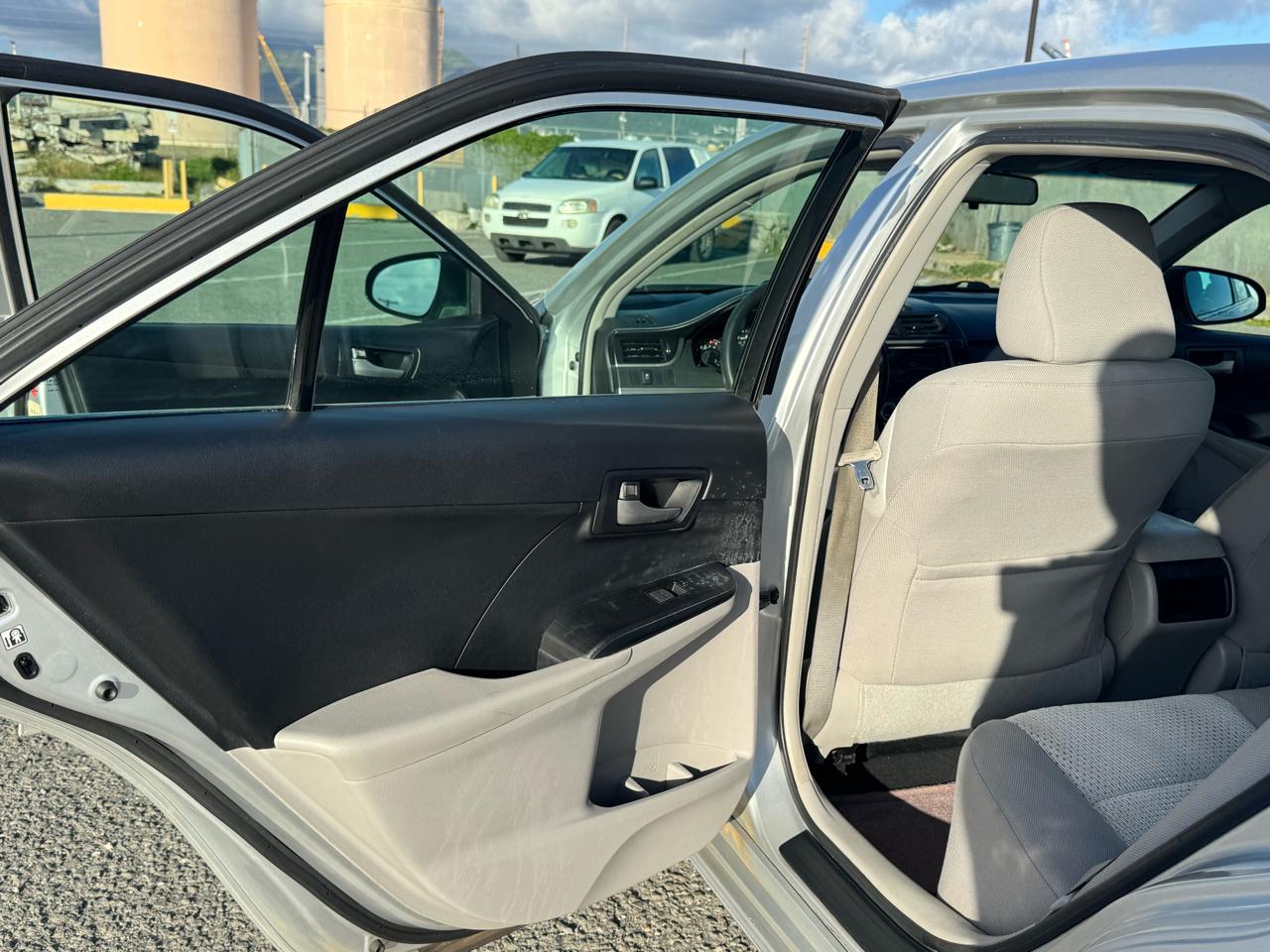 Toyota Camry LE 4D Sedan 2014