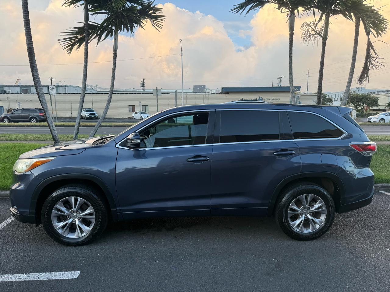 Toyota Highlander LE FWD V6 2015