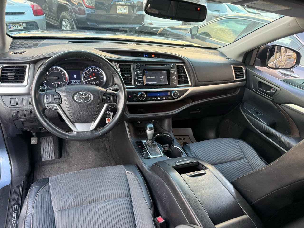 Toyota Highlander LE FWD V6 2015