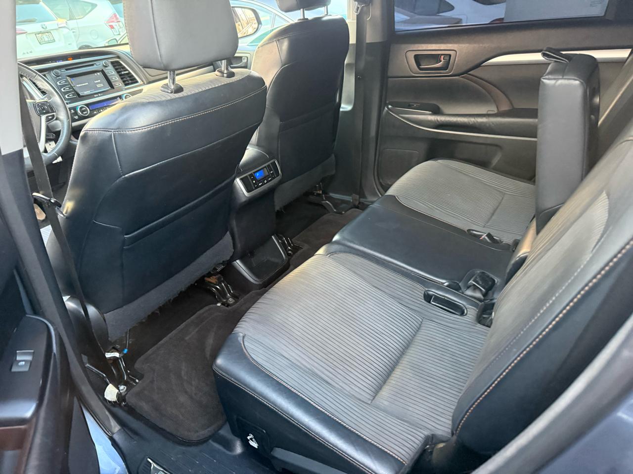 Toyota Highlander LE FWD V6 2015