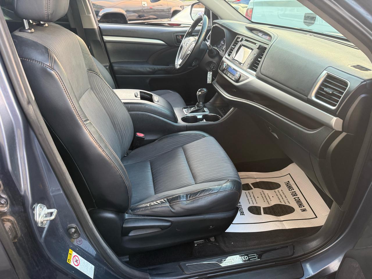 Toyota Highlander LE FWD V6 2015