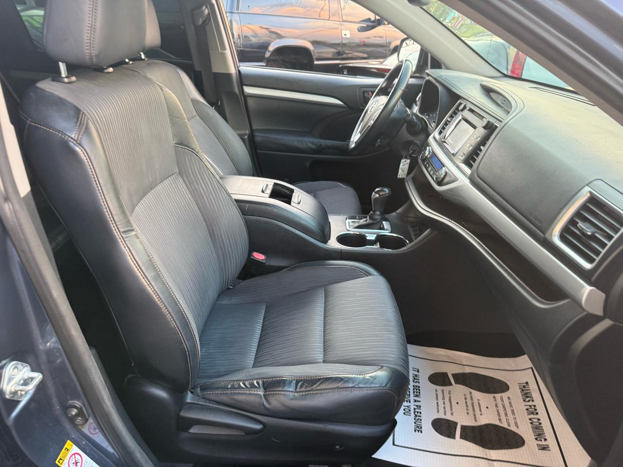 Toyota Highlander LE FWD V6 2015