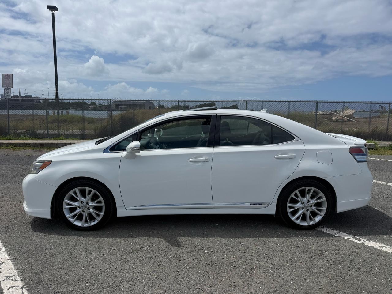 Lexus HS 250h Sedan 2010