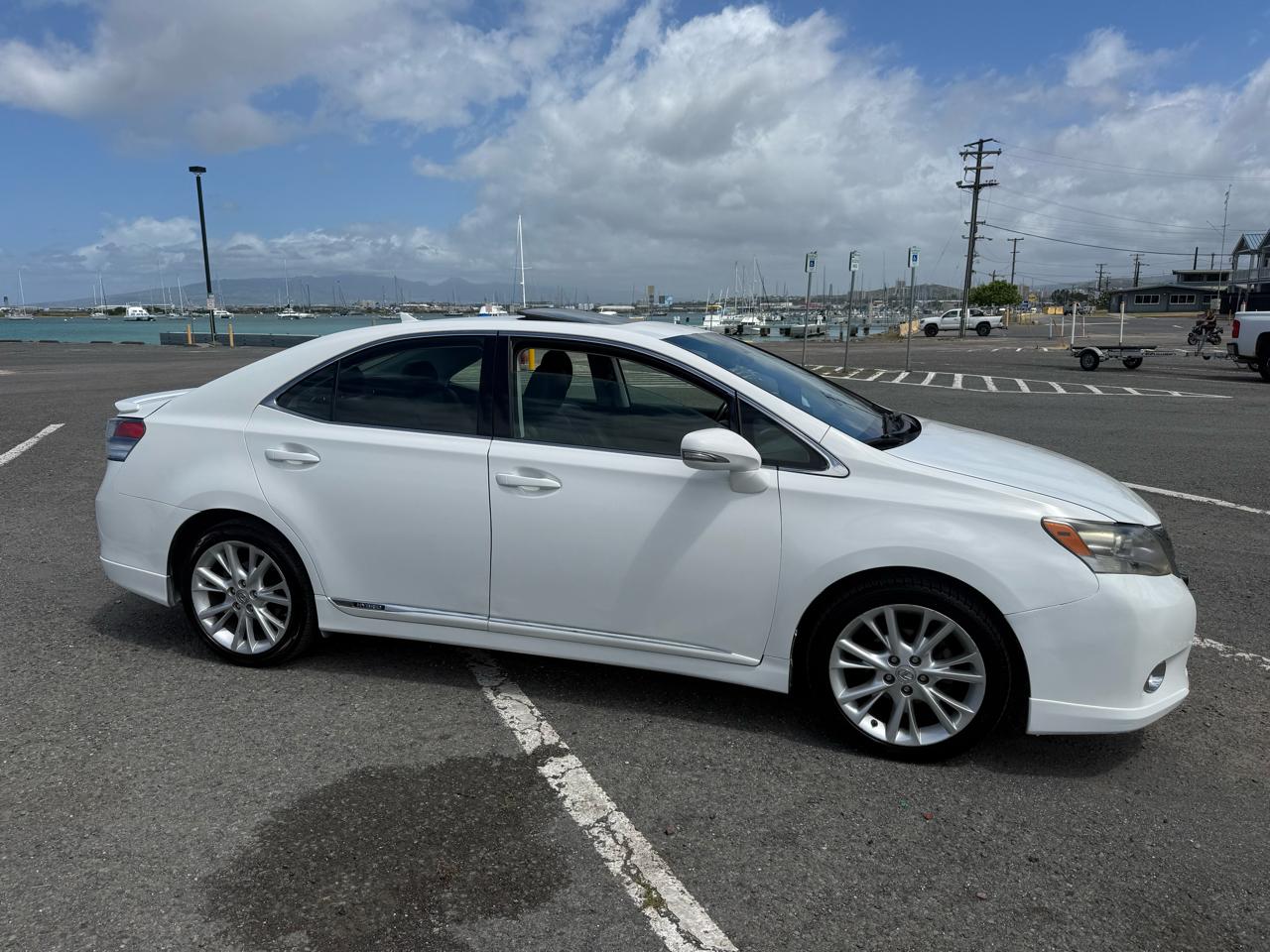Lexus HS 250h Sedan 2010