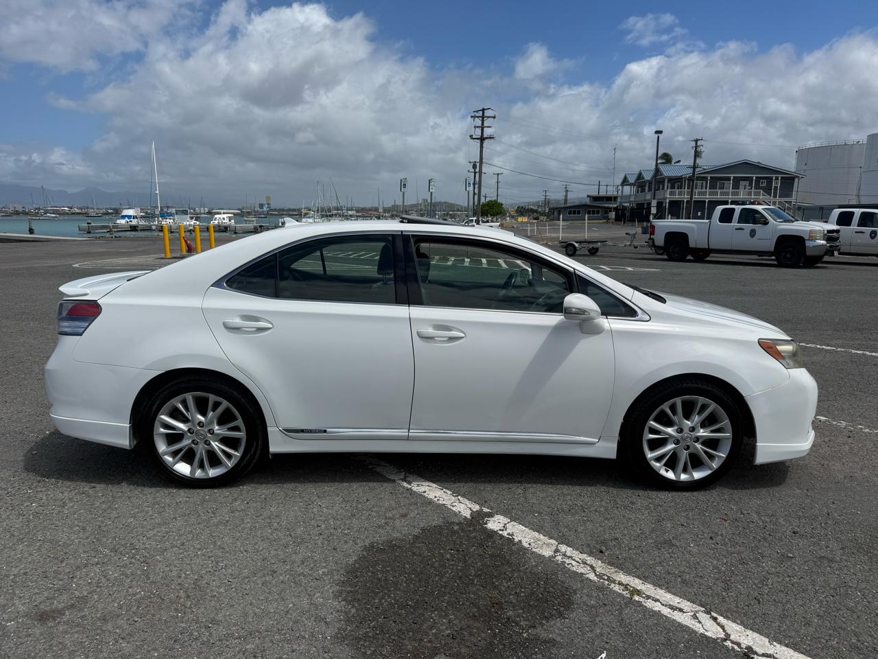 Lexus HS 250h Sedan 2010