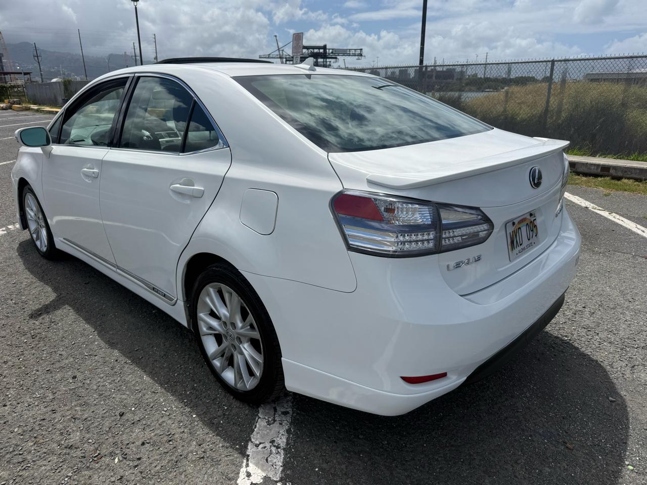 Lexus HS 250h Sedan 2010